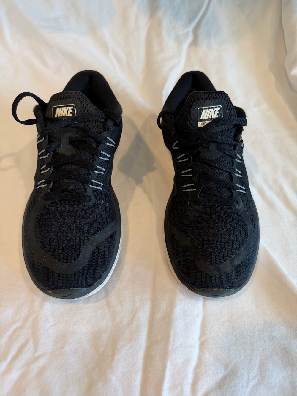 Nike Flex 2017 RN Women’s Size 7.5 Black White Running Shoes 898476-001 - Picture 2 of 8